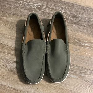 WORN ONCE Clark’s Green Loafers for Men